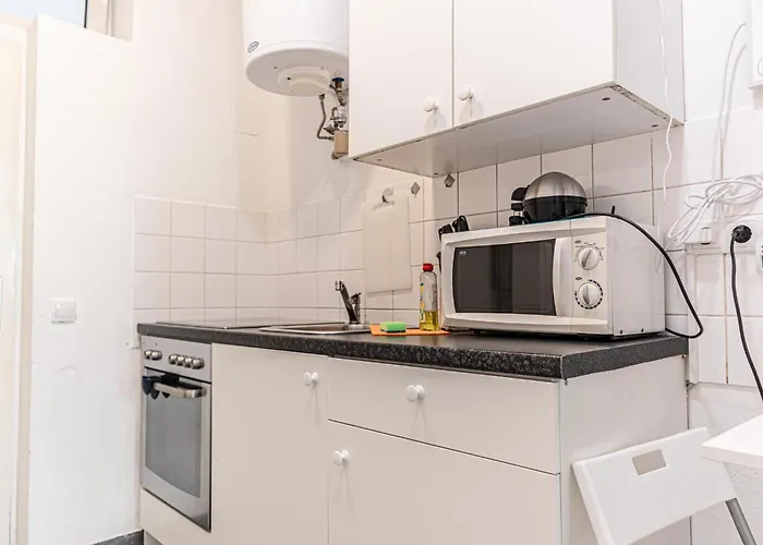 Affordable Stylish Easy Access * Viena
